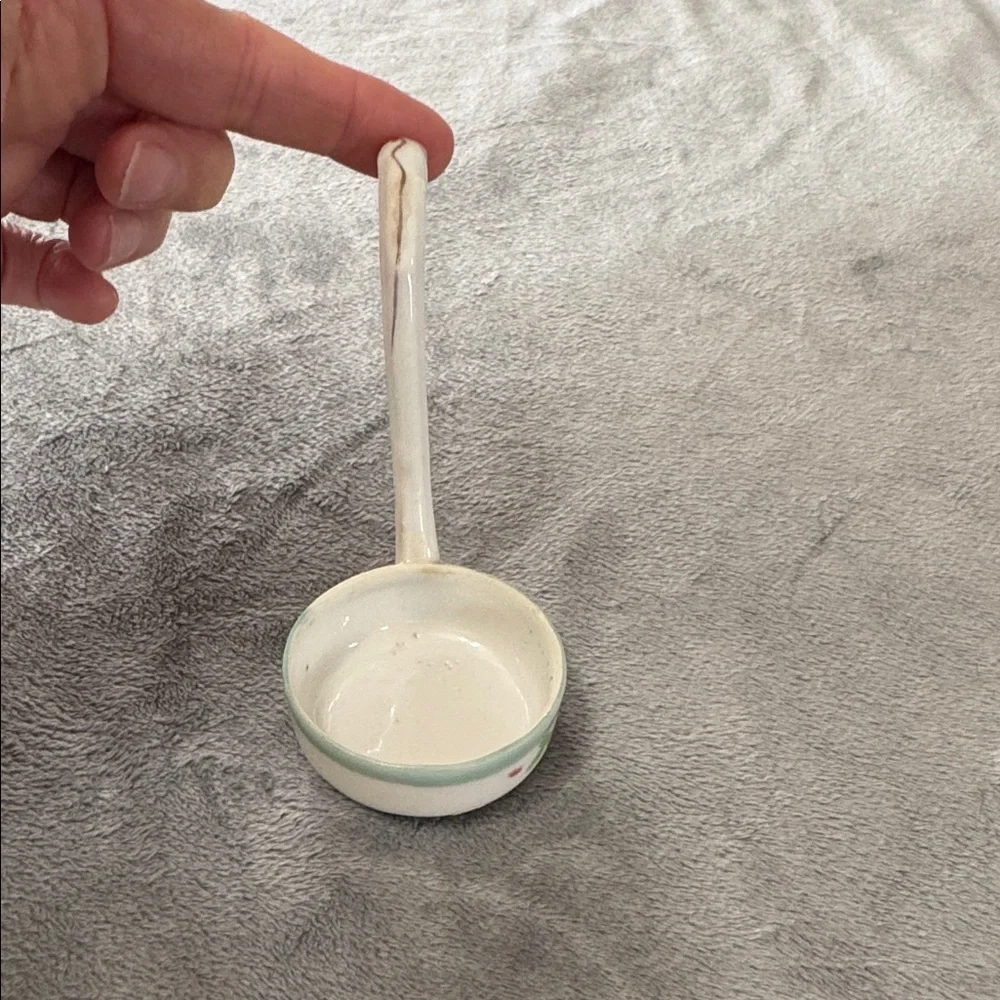 Antique Nippon Era‎ Hand-Painted Porcelain Ladle / Sauce Spoon c.1900–1920 Roses